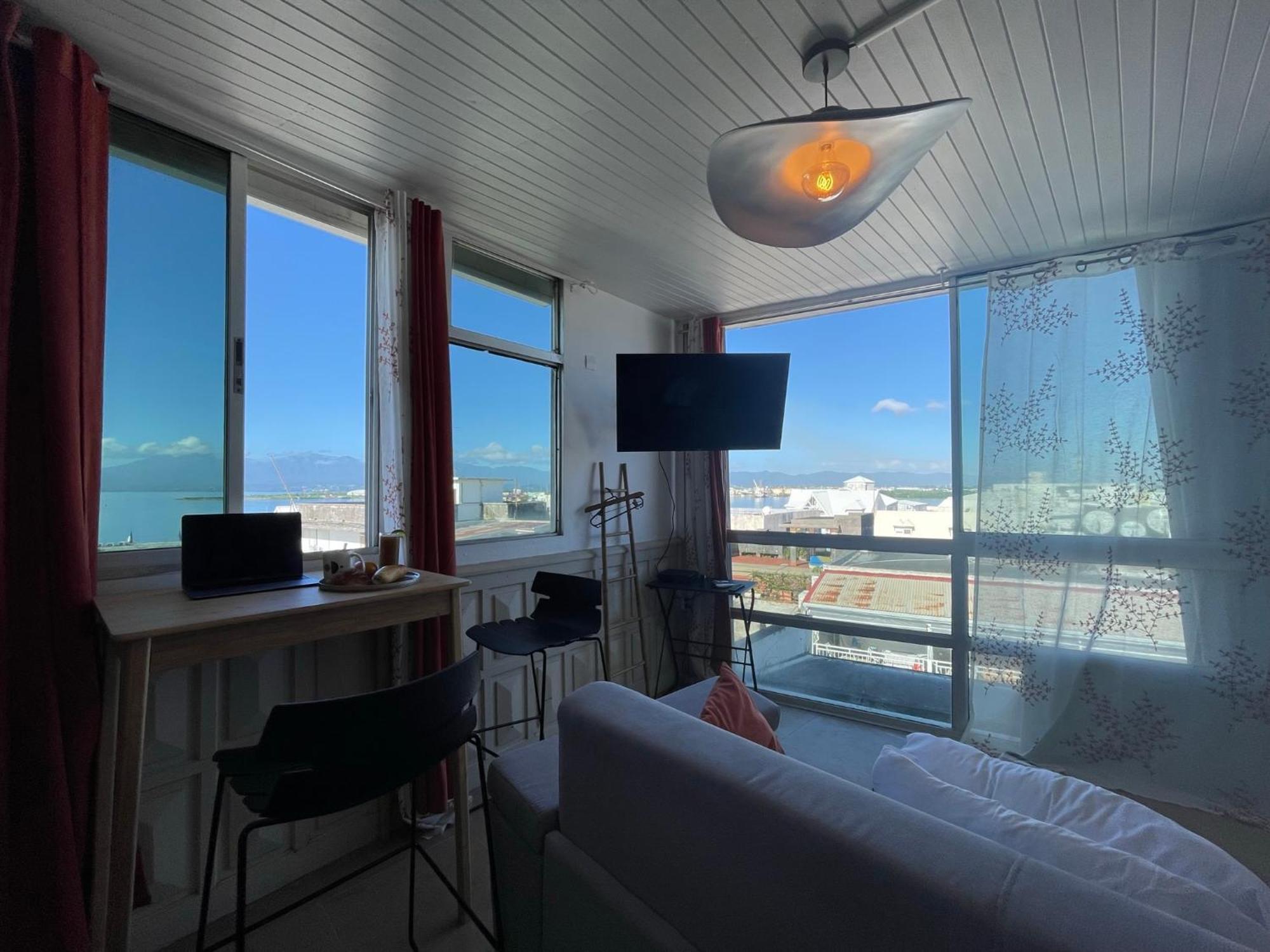 Penthouse Seaside 10 Min Port, Croisiere Et Aeroport Apartment Пойнт а Питр Екстериор снимка